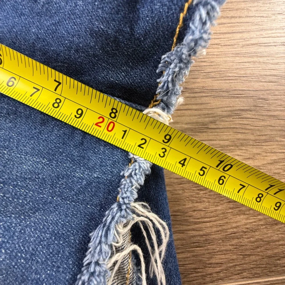 Anthropologie Pilcro & The Letterpress Mid-Rise Slim Long Shorts Raw Hem Size 28 - Picture 5 of 12